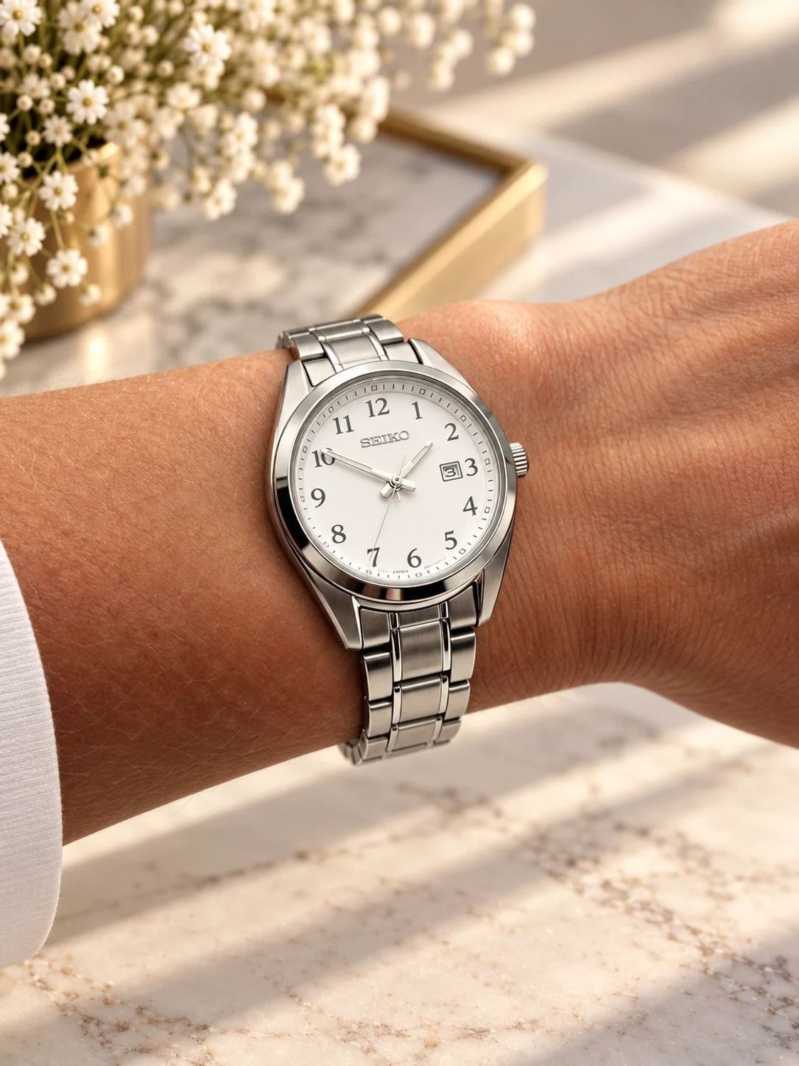 Zegarek damski Seiko SUR465P1 Classic – biała tarcza i stalowa bransoleta.jpg