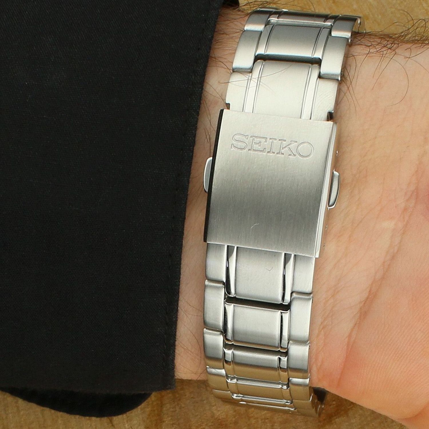 Zegarek męski Seiko Classic Quartz Sapphire - męski SUR527P1.jpg