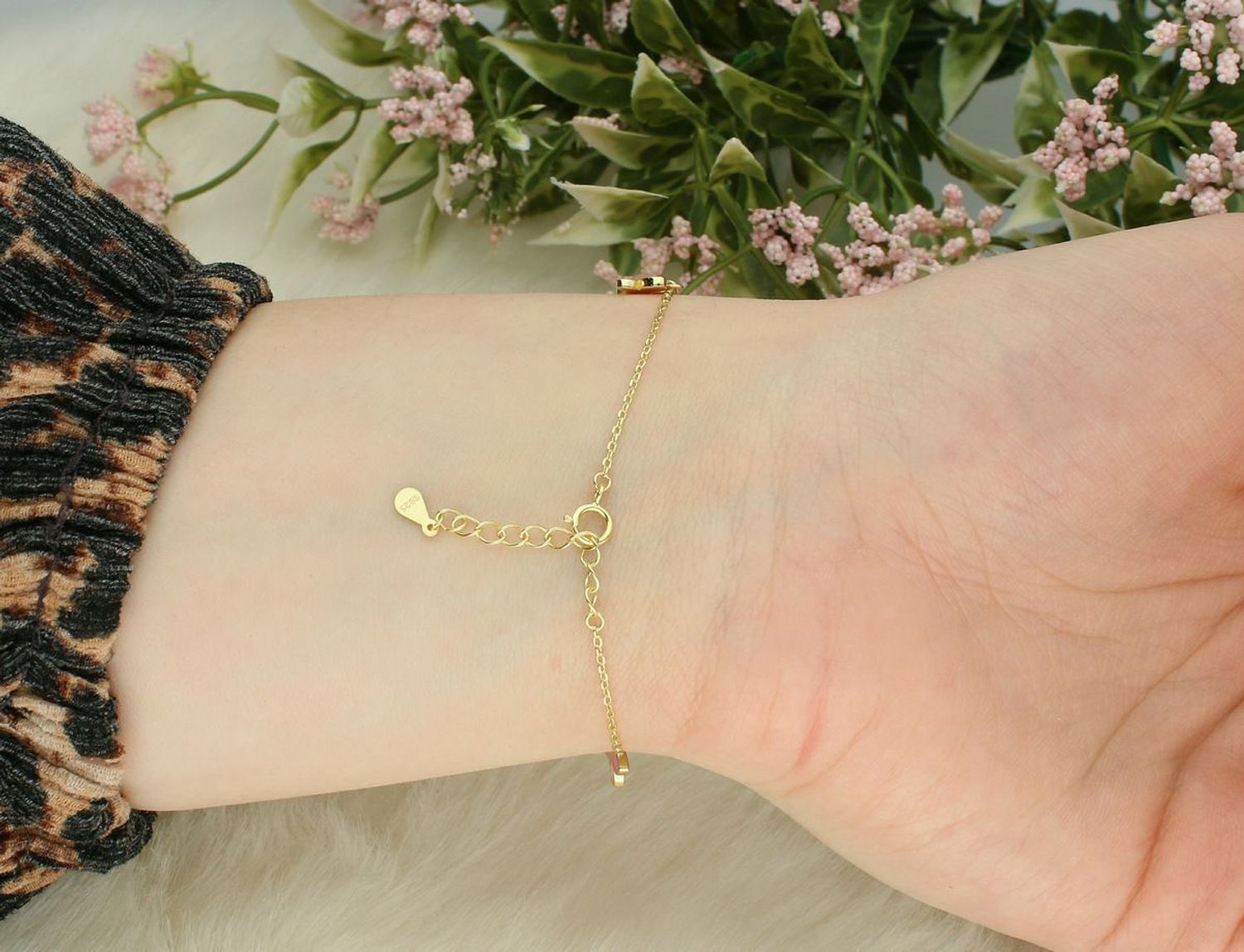 Srebrna bransoletka dziecięca 925 z różowymi motylkami SVLB0395SH2GO.  Bransoletka srebrna dziecięca. Bransoletka srebrna z motylkiem. Bransoletka z motylkiem. Bransoletka idealna na prezent dla dziewczynki..jpg