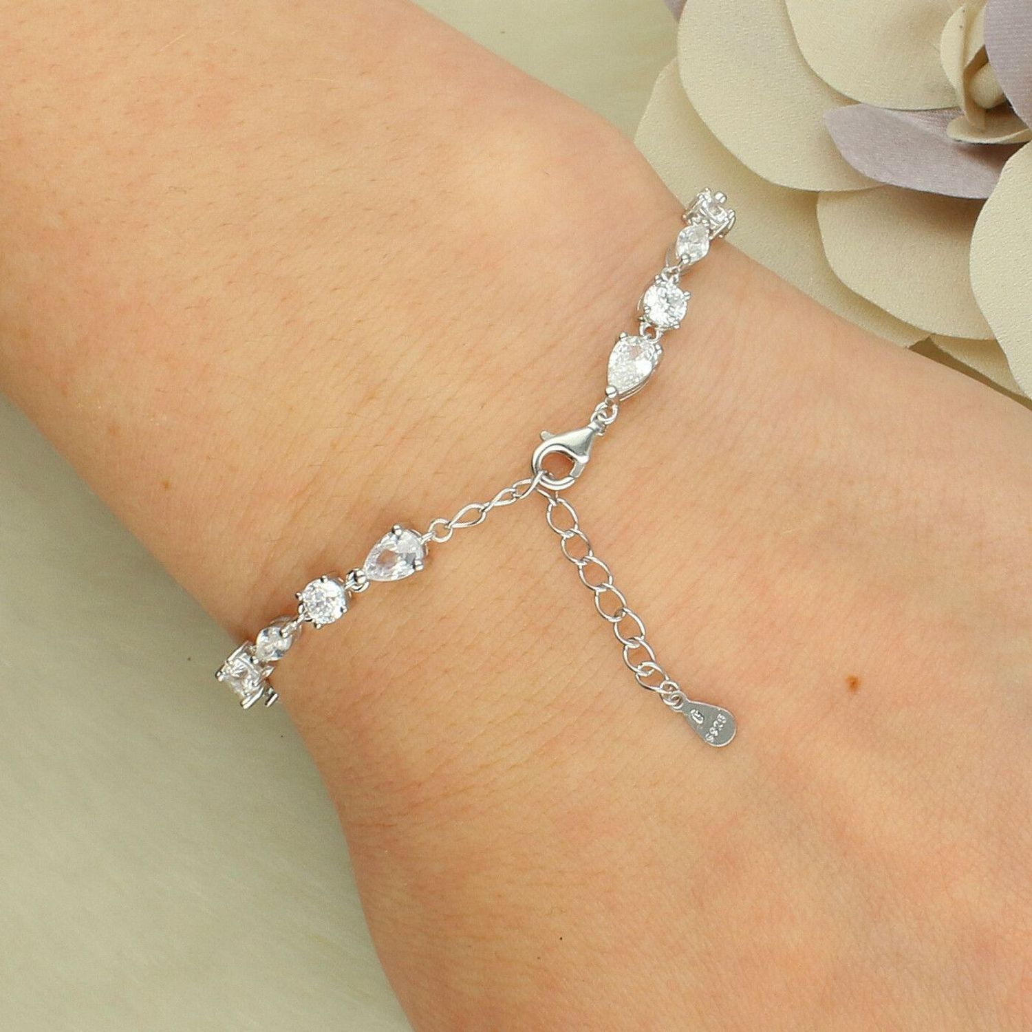 Srebrna bransoletka Cyrkonia – pełna blasku biżuteria 925.png