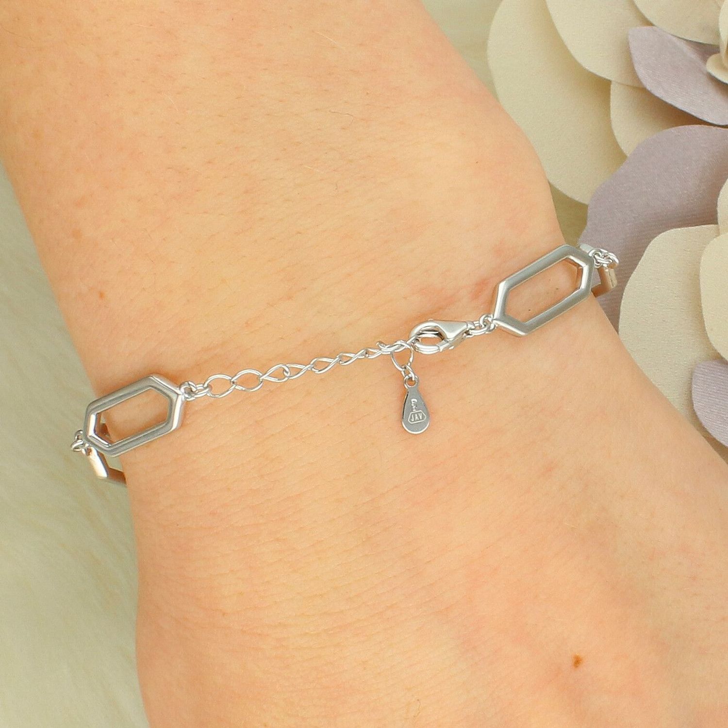 Srebrna bransoletka z geometrycznymi ogniwami i cyrkonią SVLB0951SH2BI.png