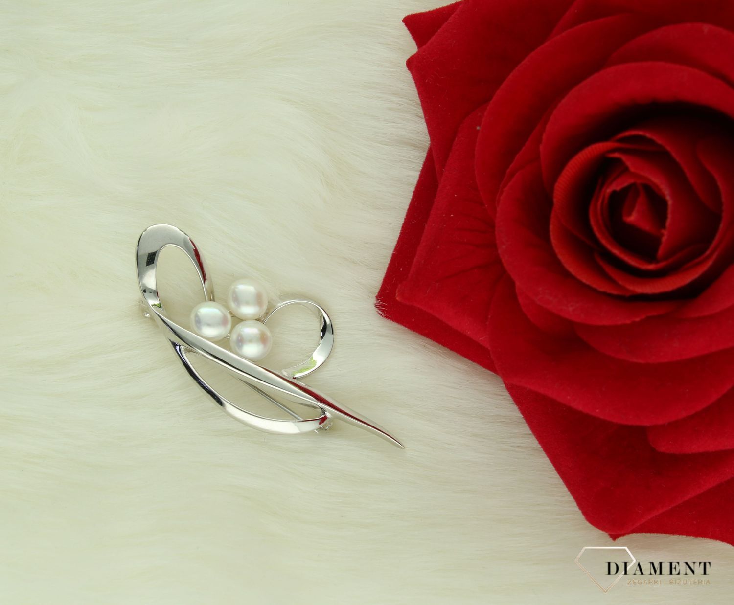 Srebrna broszka klasyczna z perłą SVLD0010XD2P100. Srebrna broszka damska, Srebrna broszka klasyczna. Srebrna broszka z perłą. Broszka srebrna damska idealna na prezent..jpg