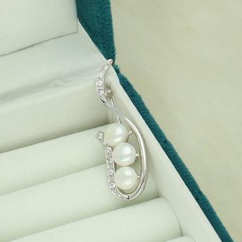 Broszka srebrna 925 z perłami i cyrkonią – falisty kształt  SVLD0011XD2P100 perły.jpg