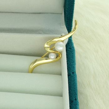 Broszka pozłacana srebrna 925 fala z perłami  SVLD0012XD2GP00 perły.jpg