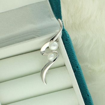 Broszka srebrna 925 z perłami – zaokrąglony kształt  SVLD0012XD2P100 srebro.jpg