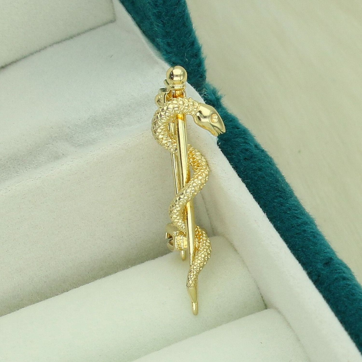 Broszka pozłacana srebrna 925 Esculap grawerowana  SVLD0019XJ6GO00.jpg