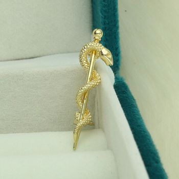 Broszka pozłacana srebrna 925 Esculap grawerowana  SVLD0019XJ6GO00 Ag.jpg