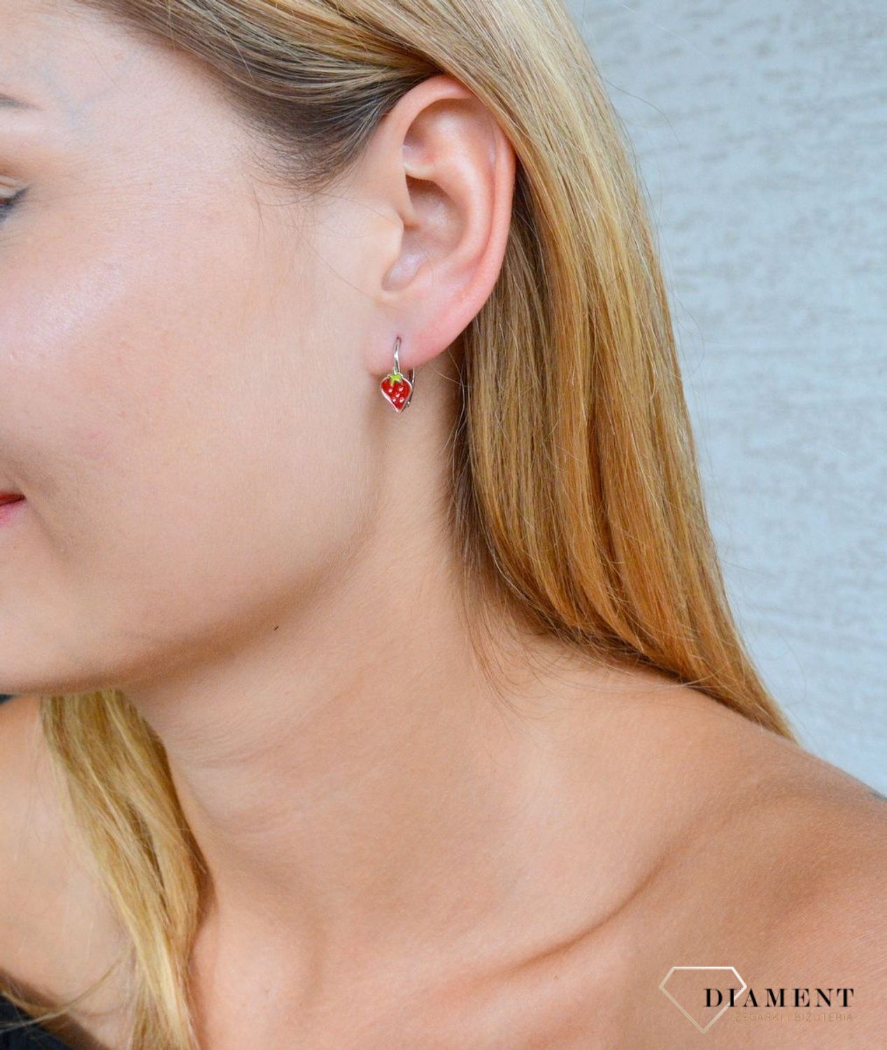 Srebrne kolczyki dla dziewczynki Wiszące Truskaweczki SVLE0436SH2SM00.jpg