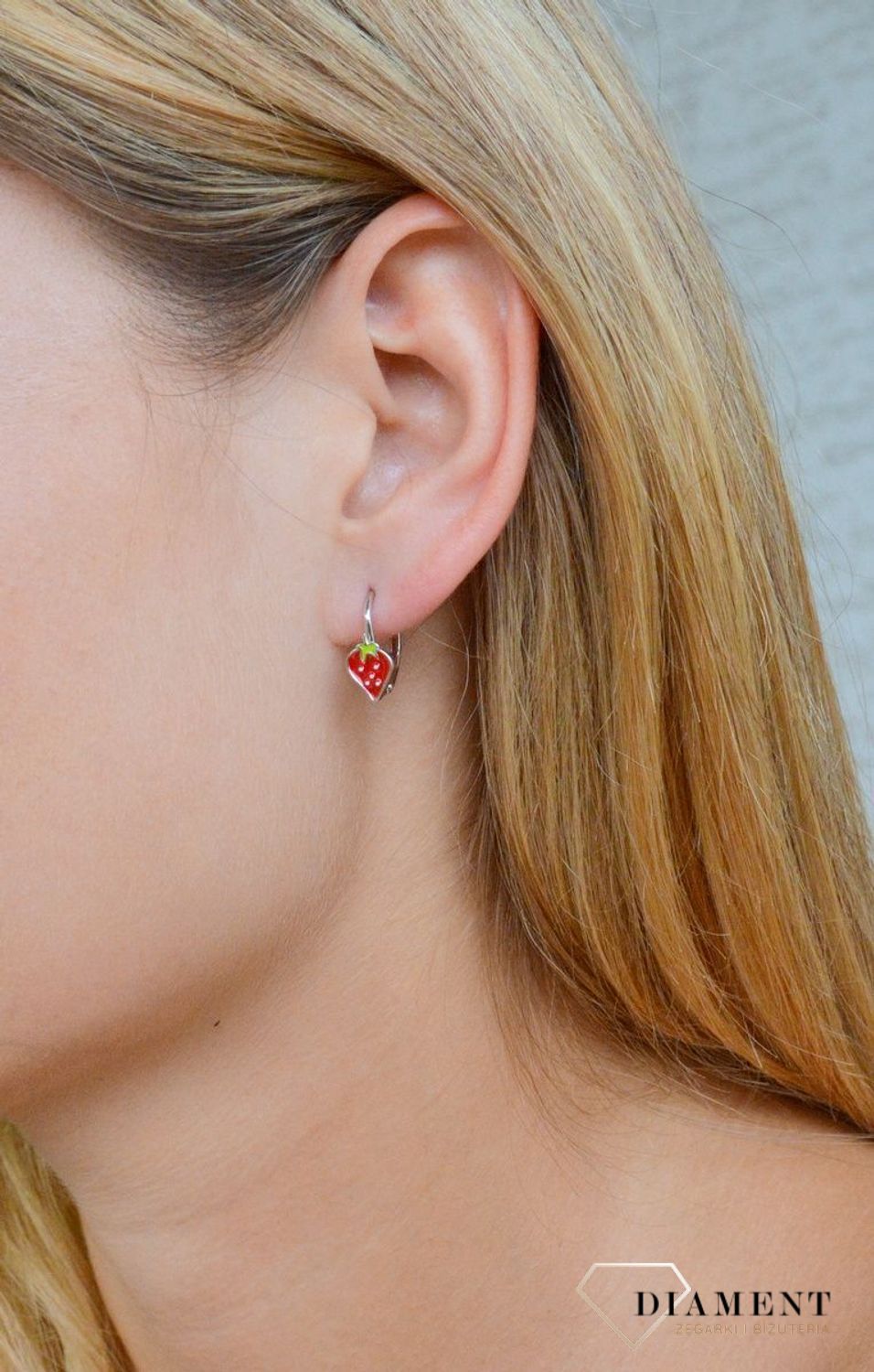 Srebrne kolczyki dla dziewczynki Wiszące Truskaweczki SVLE0436SH2SM00.jpg