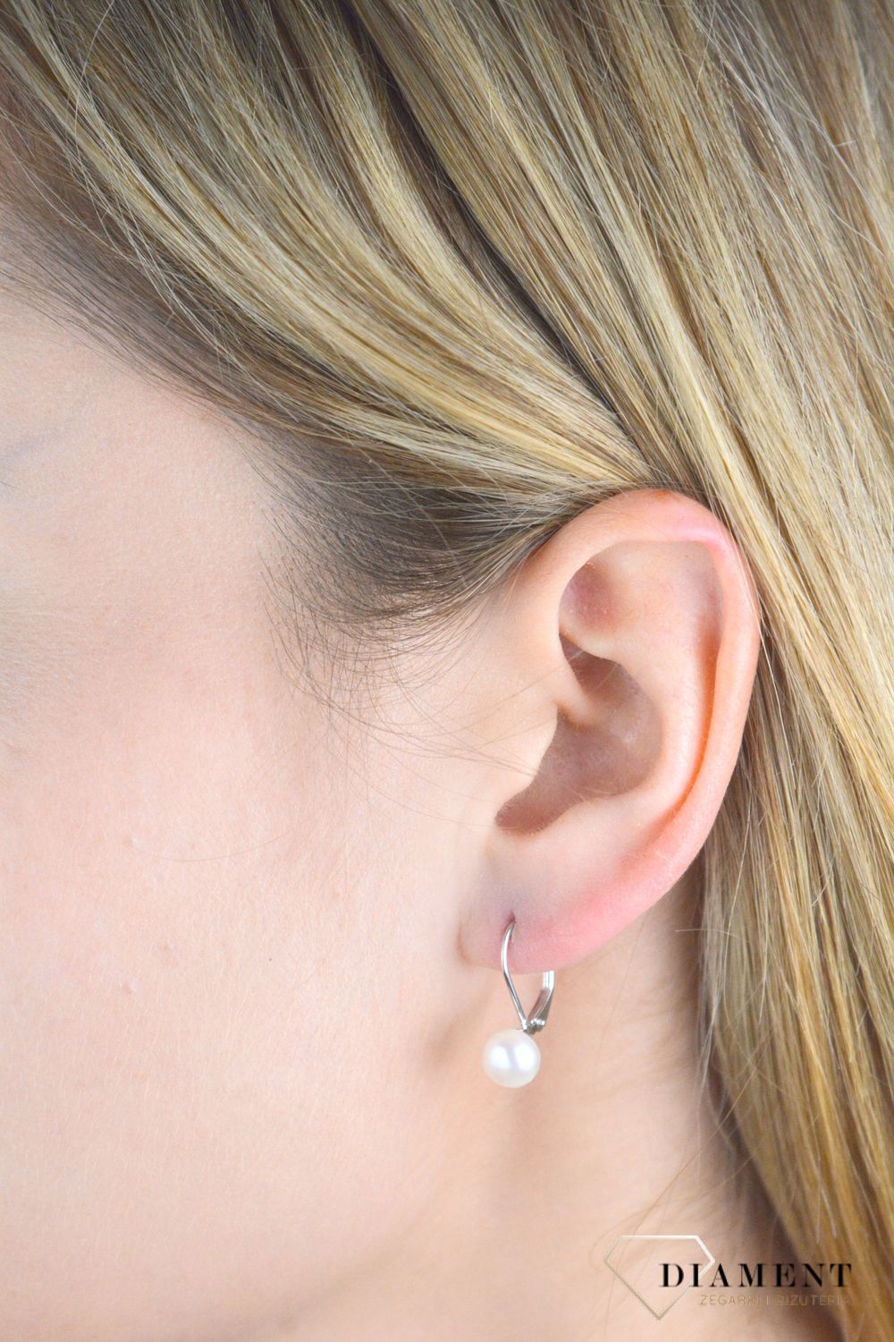 Kolczyki srebrne damskie 925 z perełką SVLE0476XD2P107. Srebrne kolczyki damskie. Srebrne kolczyki z perłą. Srebrne kolczyki damskie klasyczne z perłą. Kolczyki srebrne z zapięciem na bigiel. Srebrne kolczyki damskie.jpg