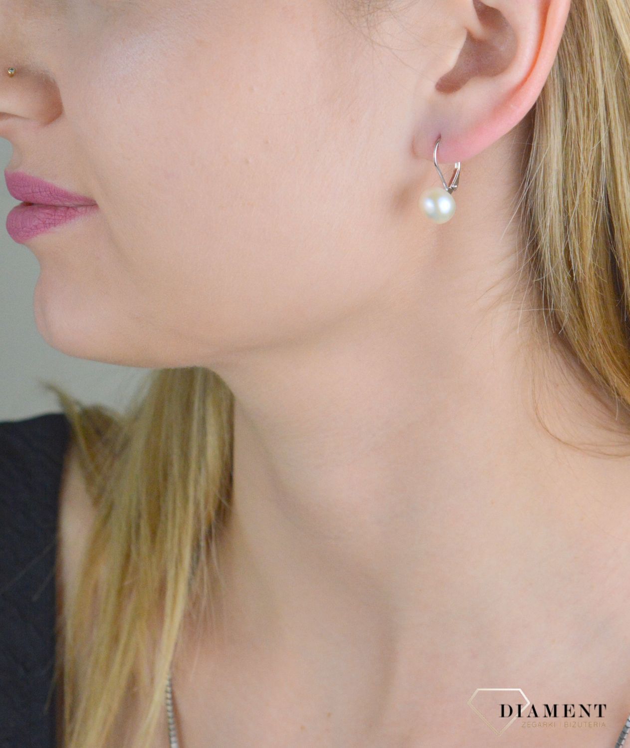 Kolczyki srebrne damskie wiszące z perłą SVLE0476XD2P109.jpg
