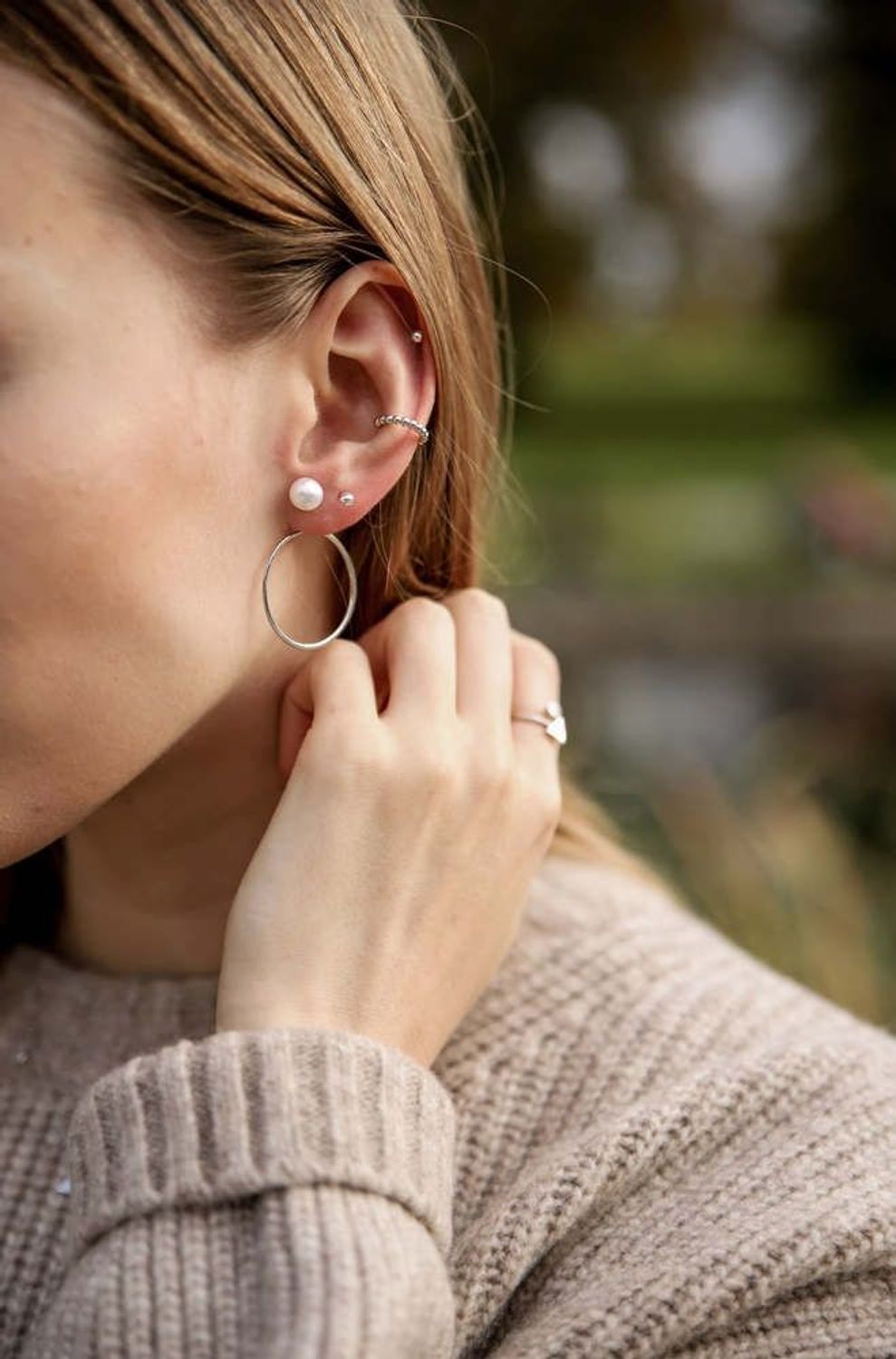 Srebrne kolczyki Perełki z wiszącym kółeczkiem 925 SVLE0520XH20P00.jpg