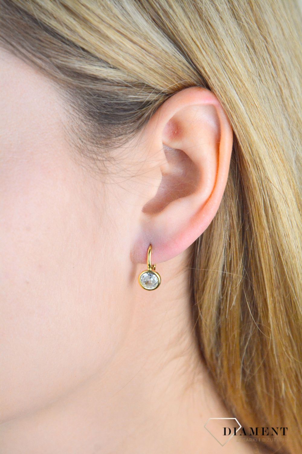 Kolczyki srebrne damskie 925 pozłacane z cyrkonią SVLE0618SH2GO00. Srebrne kolczyki damskie. Srebrne kolczyki pozłacane. Srebrne klasyczne kolczyki z zapięciem na bigiel angielski. Kolczyki damskie wiszące na prezent..jpg