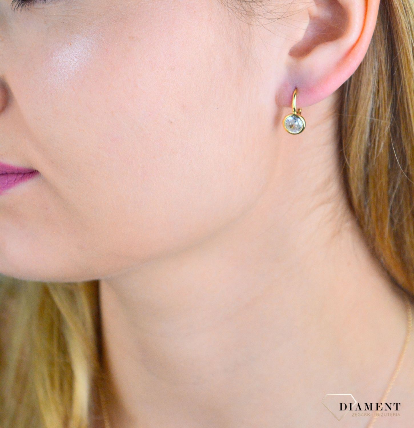 Kolczyki srebrne damskie 925 pozłacane z cyrkonią SVLE0618SH2GO00. Srebrne kolczyki damskie. Srebrne kolczyki pozłacane. Srebrne klasyczne kolczyki z zapięciem na bigiel angielski. Kolczyki damskie wiszące na prezent..jpg