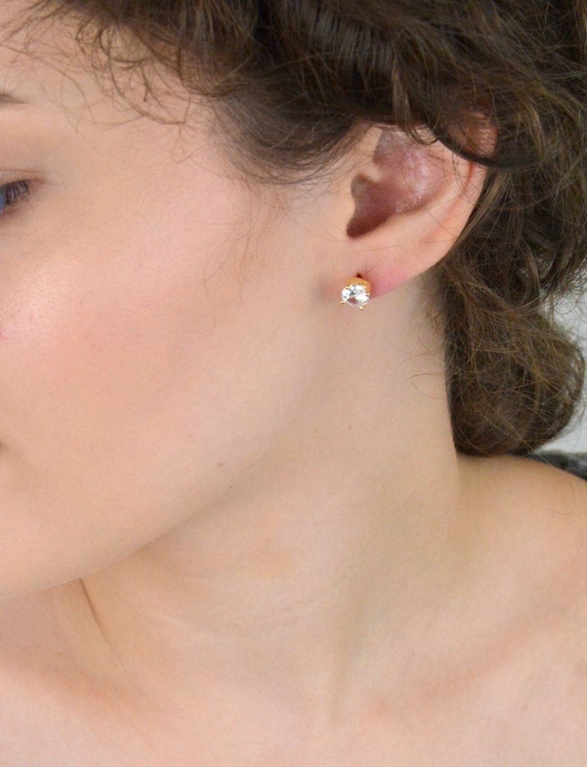 Srebrne pozłacane kolczyki z dużą cyrkonią, na śrubkę - SVLE0620XH2GOSR.webp