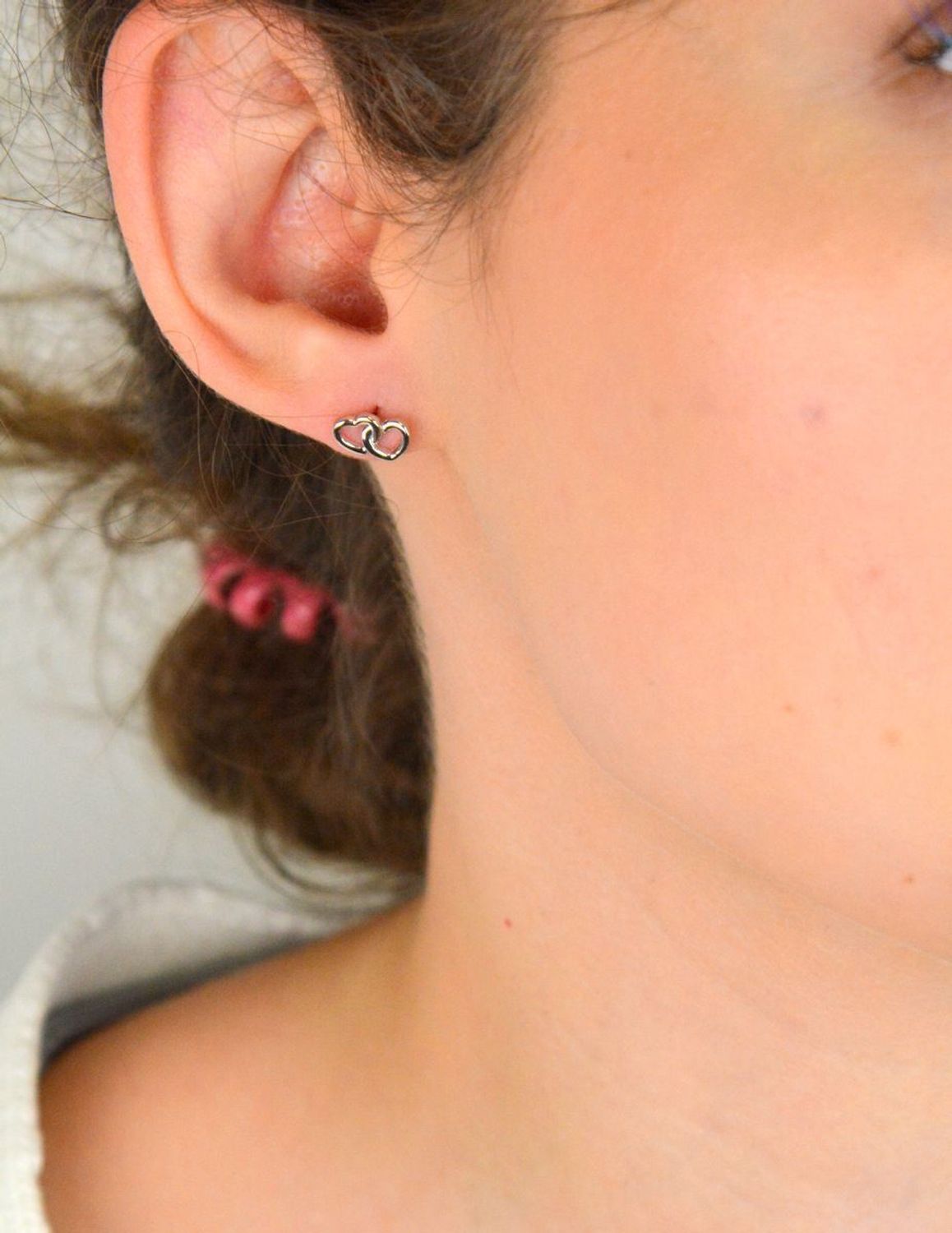 Srebrne kolczyki z podwójnym serduszkiem wkrętki - SVLE0717XH200SR.webp