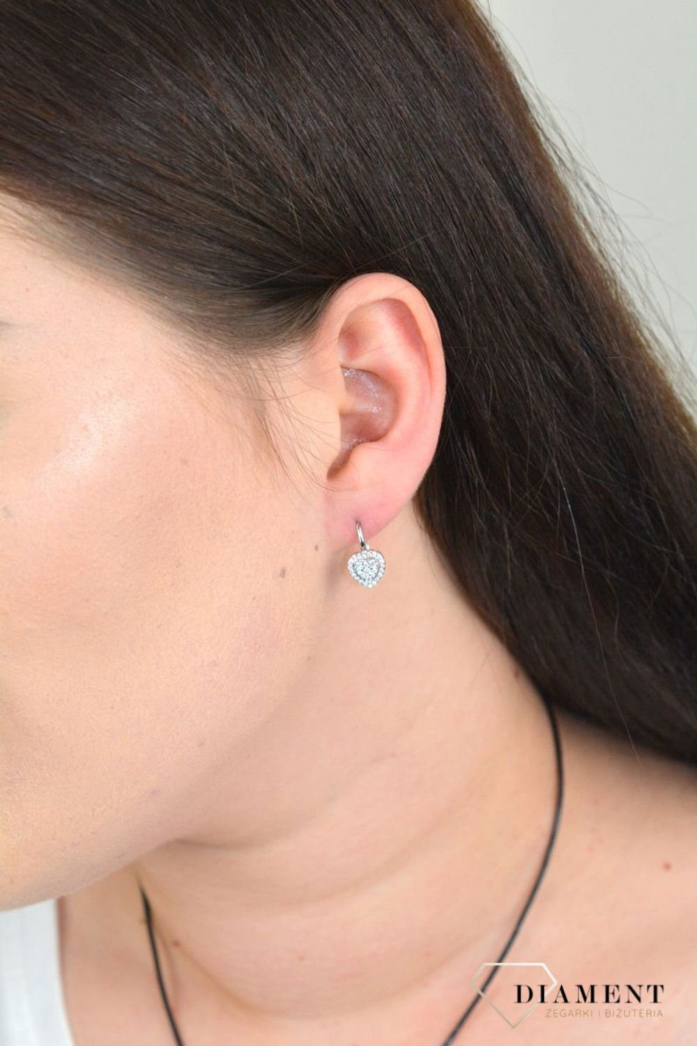 Srebrne kolczyki wiszące serca z błyszczącą cyrkonią SVLE1131XH2BI00.jpg