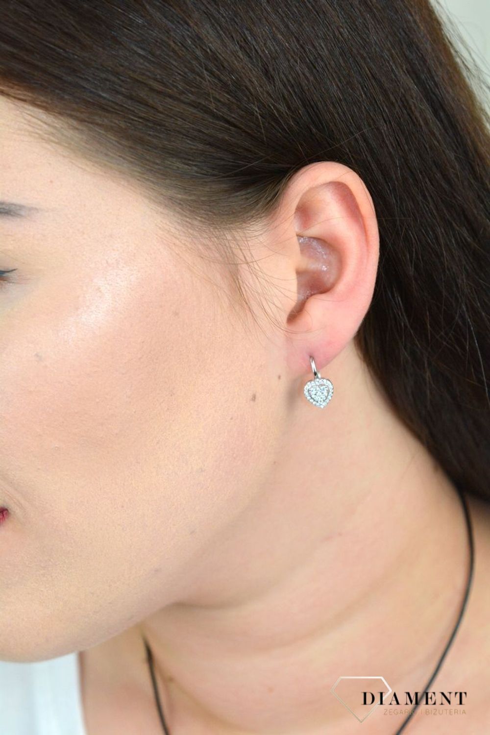 Srebrne kolczyki wiszące serca z błyszczącą cyrkonią SVLE1131XH2BI00.jpg