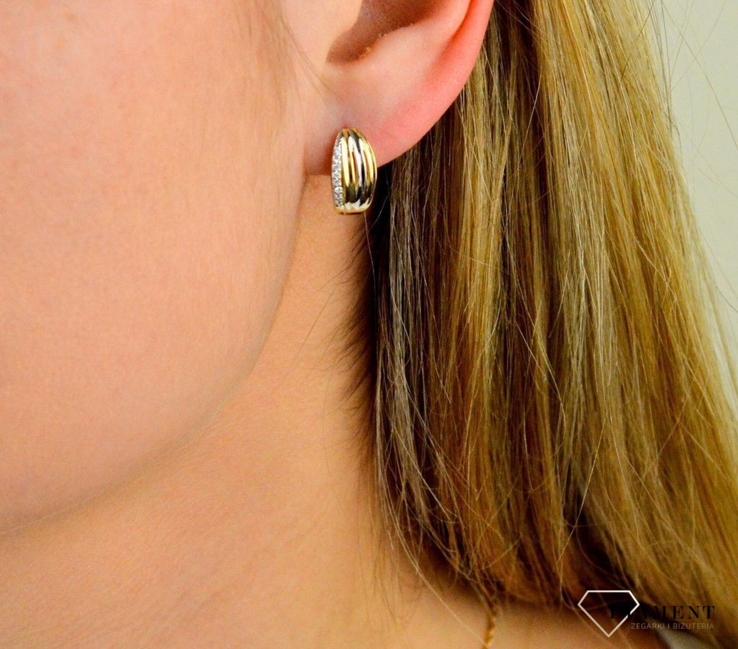 kolczyki złote z cyrkoniami dla eleganckiej kobiety.jpg