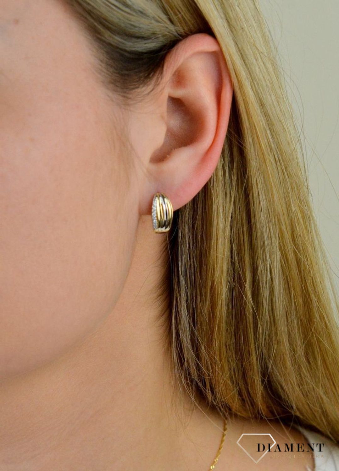 kolczyki złote z cyrkoniami dla eleganckiej kobiety.jpg