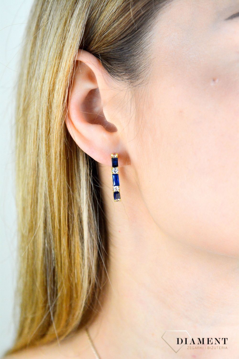 Kolczyki srebrne damskie 925 koła z niebieskimi cyrkoniami w pozłoceniu SVLE1271XH2GM00.jpg