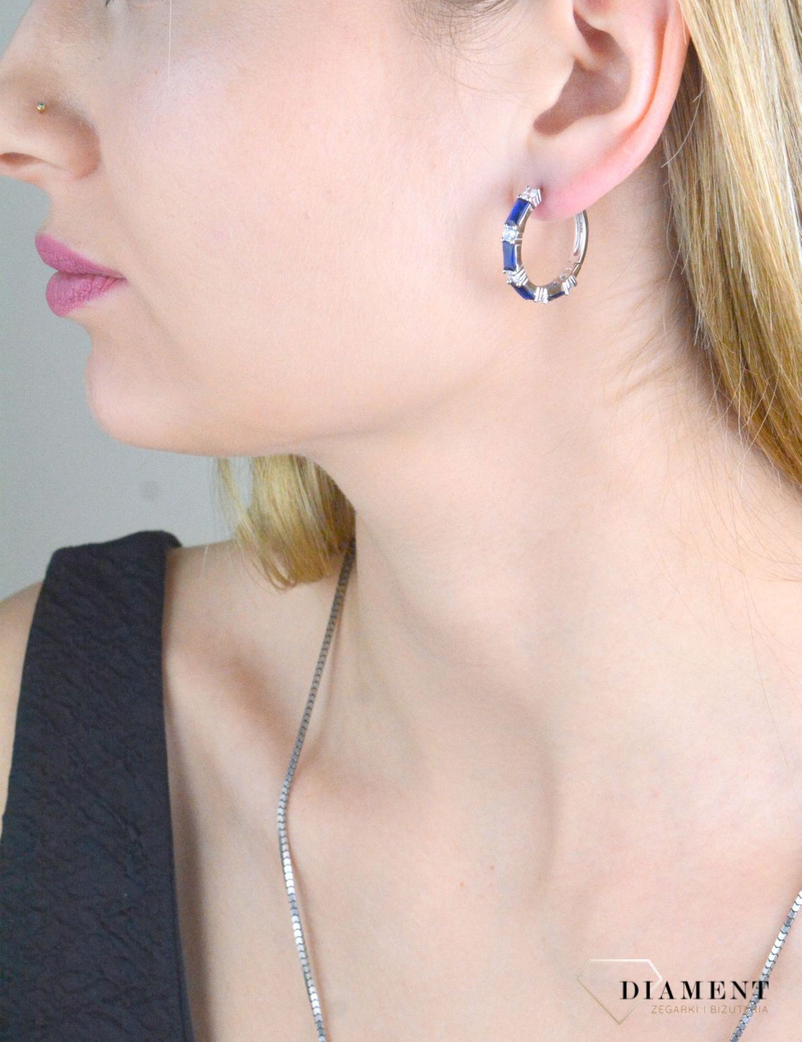 Kolczyki srebrne damskie 925 koła z niebieskimi cyrkoniami SVLE1271XH2MB00. Srebrne kolczyki koła. Srebrne kolczyki damskie. Kolczyki srebrne koła z cyrkoniami. Kolczyki z niebieskimi cyrkoniami na prezent..jpg