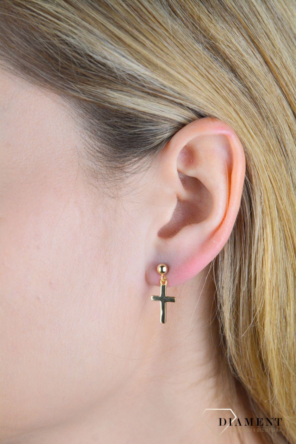 Srebrne kolczyki damskie 925 wiszące krzyżyki pozłacane SVLE1307XH2GO00. Kolczyki srebrne damskie krzyżyki. Kolczyki srebrne pozłacane. Kolczyki wkrętki krzyżyki z kuleczką. Kolczyki na sztyft idealne na prezent. Srebrne biż.jpg