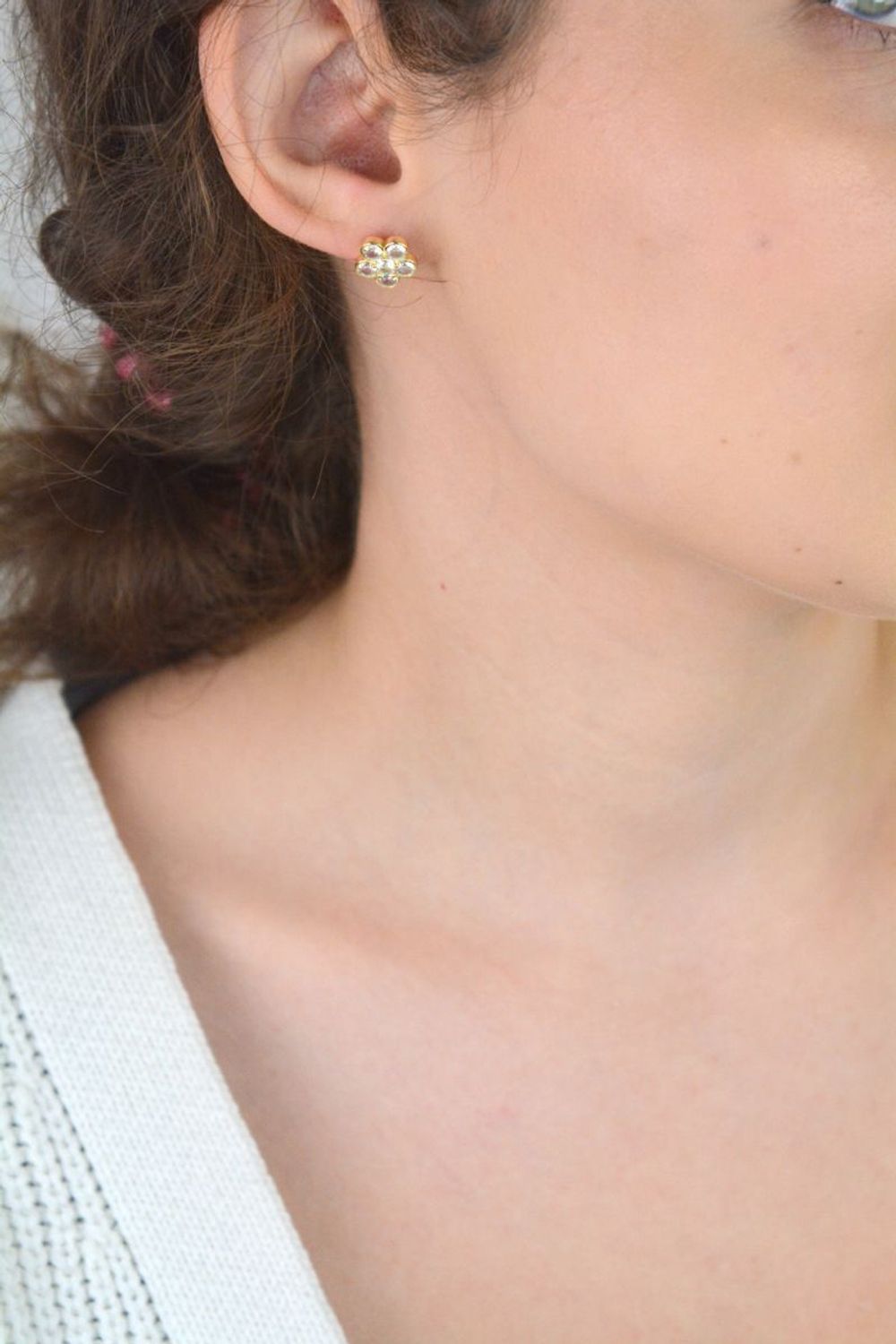 Srebrne pozłacane kolczyki damskie kwiaty z cyrkoniami - SVLE1497XH2GO00.webp