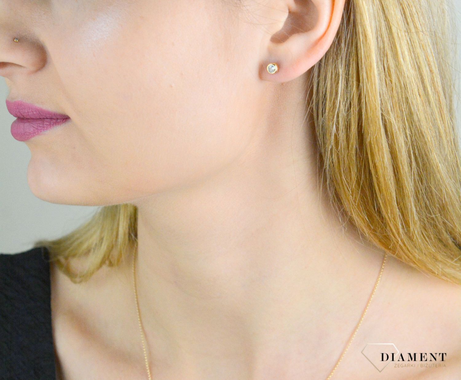 Srebrne kolczyki damskie 925 wkrętki z okrągłą cyrkonią SVLE1517XH2GO05. Kolczyki srebrne damskie z cyronią. Kolczyki srebrne pozłacane. Kolczyki wkrętki okrągłe pozłacane. Kolczyki z zakręcanym zapięciem na prezent. Srebrne biżuteria damska..jpg