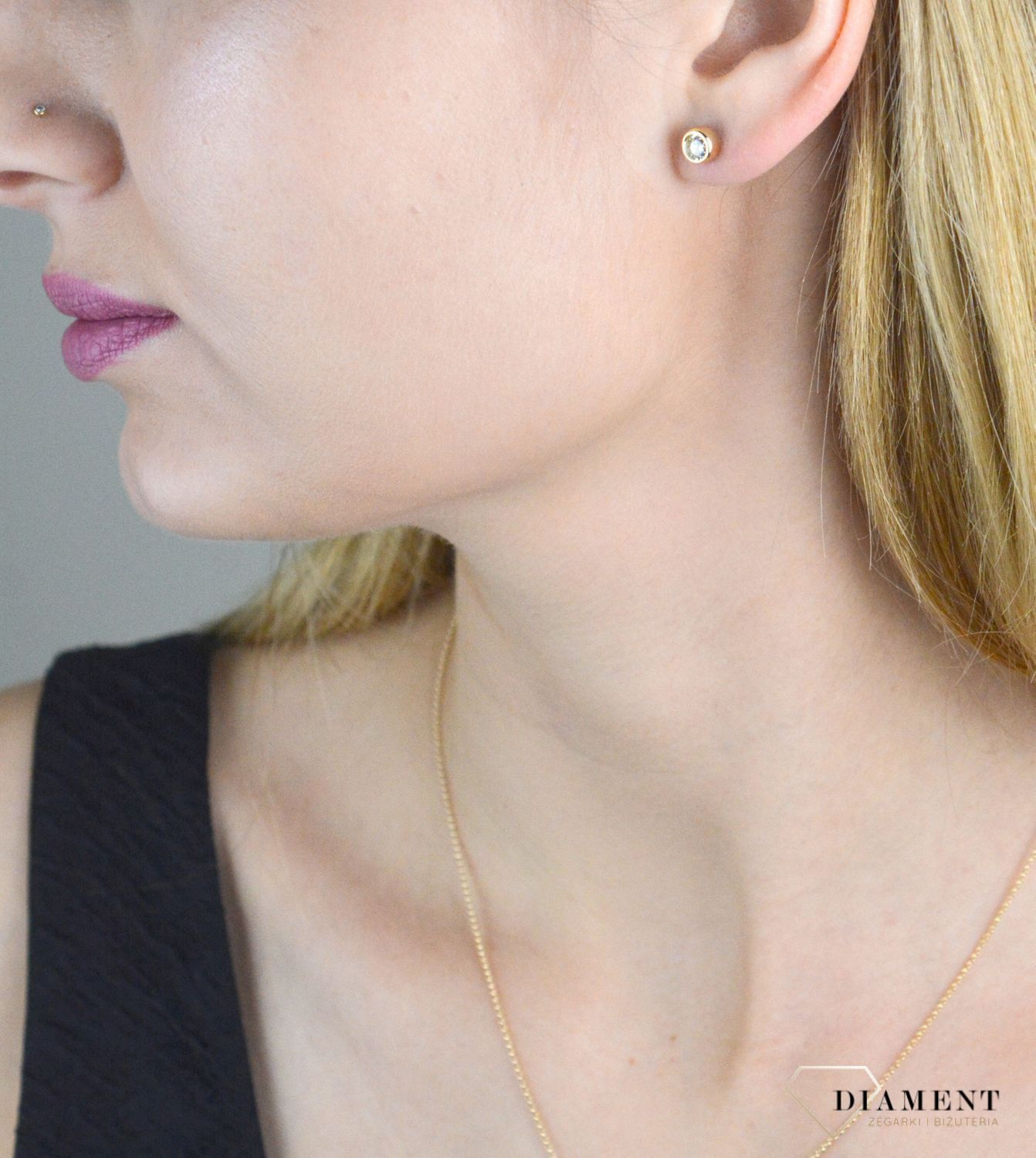 Srebrne kolczyki damskie 925 wkrętki z okrągłą cyrkonią SVLE1517XH2GO06. Kolczyki srebrne damskie z cyrkonią. Kolczyki srebrne pozłacane. Kolczyki wkrętki okrągłe pozłacane. Kolczyki z zakręcanym zapięciem na prezent. Srebrne biżute.jpg