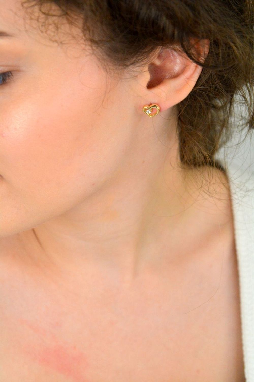 Srebrne pozłacane kolczyki w kształcie serca z cyrkonią - SVLE1612XH2GOSR.webp