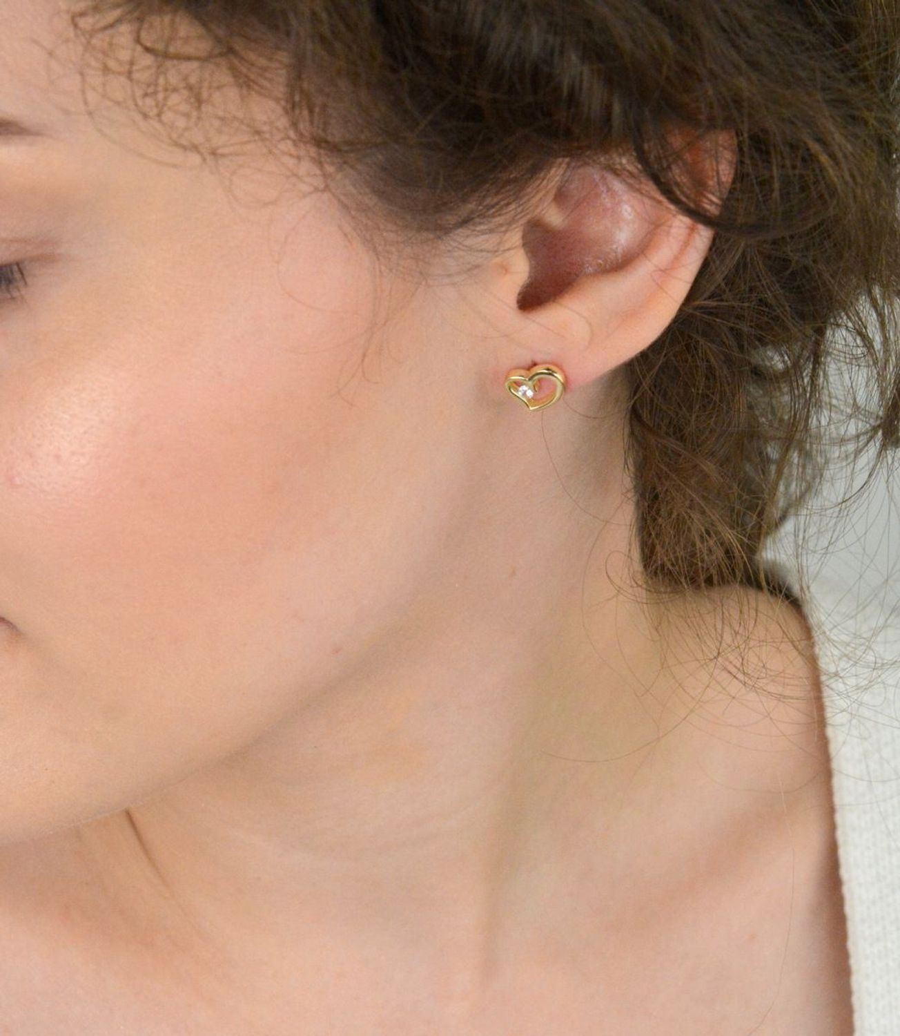 Srebrne pozłacane kolczyki w kształcie serca z cyrkonią - SVLE1612XH2GOSR.webp