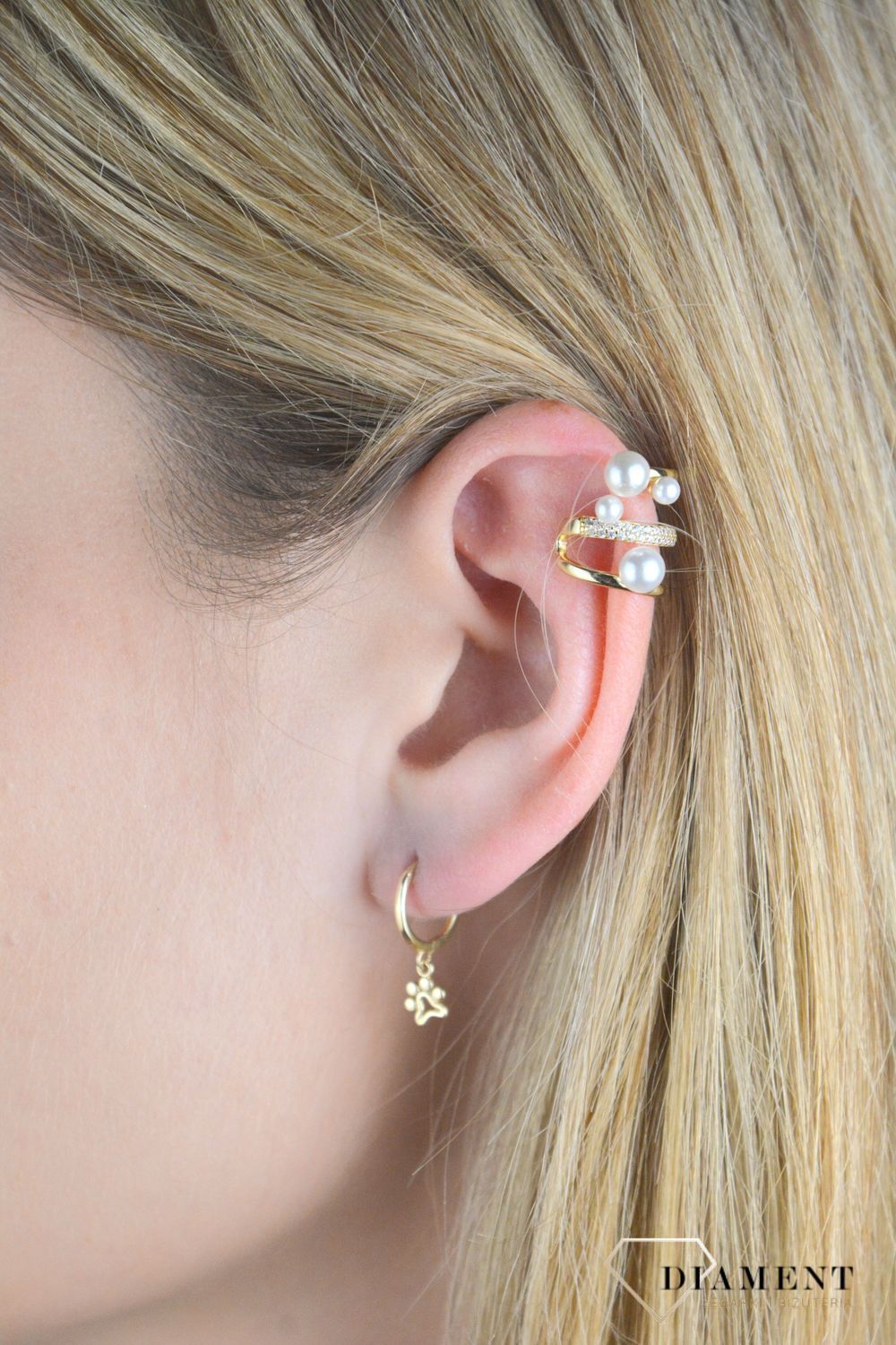 Kolczyk srebrny pozłacany nausznica z perłą i cyrkoniami SVLE1621X61GP00. Srebrny kolczyk pozłacany. Kolczyk nausznica w kolorze złotym. Kolczyk srebrny z perłą i cyrkoniami. Kolczyk srebrny pozłacany na chrząstkę uc.jpg