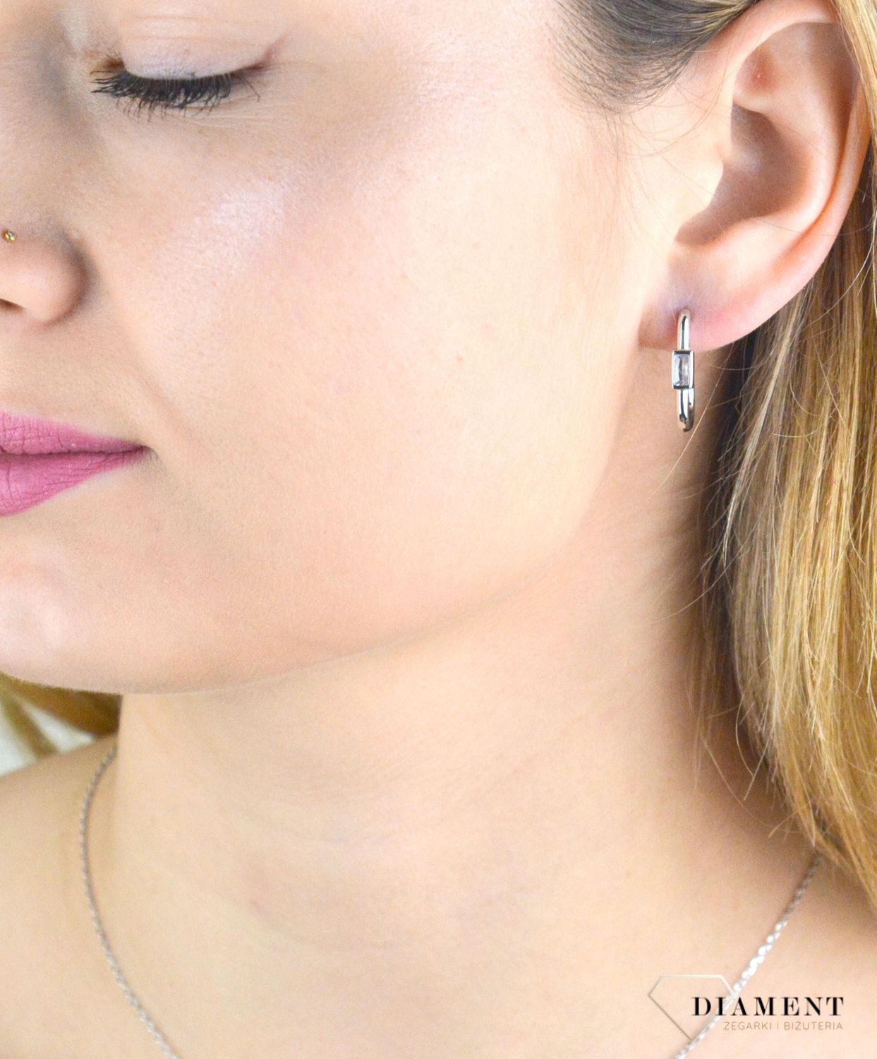 Kolczyki srebrne damskie 925 podłużne z cyrkonią SVLE1734XH2BI00. Srebrne kolczyki damskie. Srebrne kolczyki podłużne. Kolczyki srebrne podłużne z cyrkonią. Kolczyki srebrne podłużne z cyrkonią na prezent..jpg