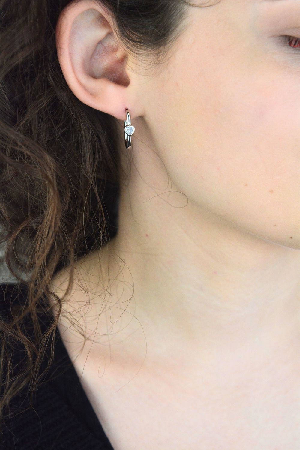 Kolczyki srebrne damskie z serduszkiem i cyrkonią – SVLE1735XH2BI00 – próba 925, 2 cm.jpg