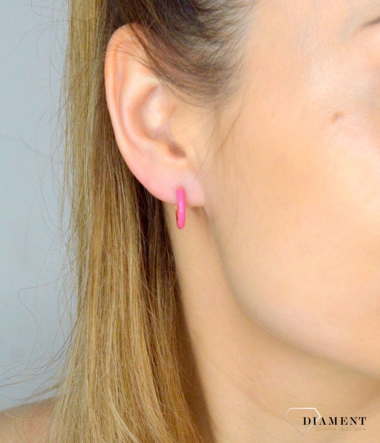 Srebrne kolczyki damskie 925 kółka z różową emalią SVLE1933XJ5RG00. Srebrne kolczyki damskie. Srebrne kolczyki pozłacane kółka z emalią. Kolczyki dziecięce. Kolczyki srebrne z emalią na prezent..jpg