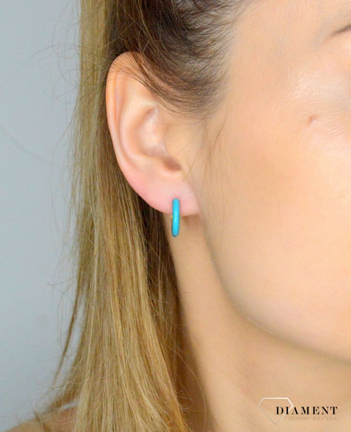 Srebrne kolczyki damskie 925 kółka z niebieską emalią SVLE1937XJ5TG00. Srebrne kolczyki damskie. Srebrne kolczyki pozłacane kółka z emalią. Kolczyki dziecięce. Kolczyki srebrne z emalią na prezent..jpg