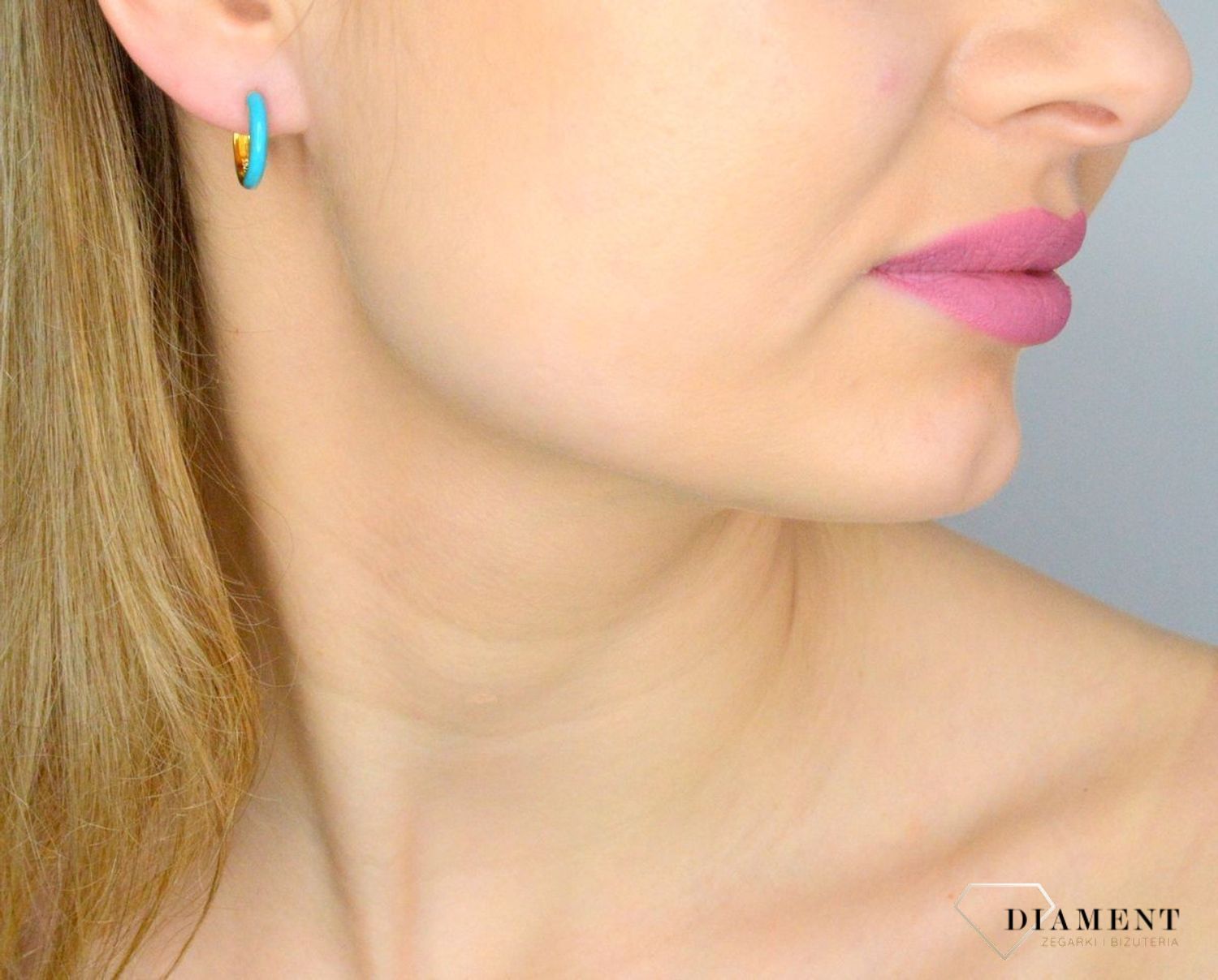 Srebrne kolczyki damskie 925 kółka z niebieską emalią SVLE1937XJ5TG00. Srebrne kolczyki damskie. Srebrne kolczyki pozłacane kółka z emalią. Kolczyki dziecięce. Kolczyki srebrne z emalią na prezent..jpg