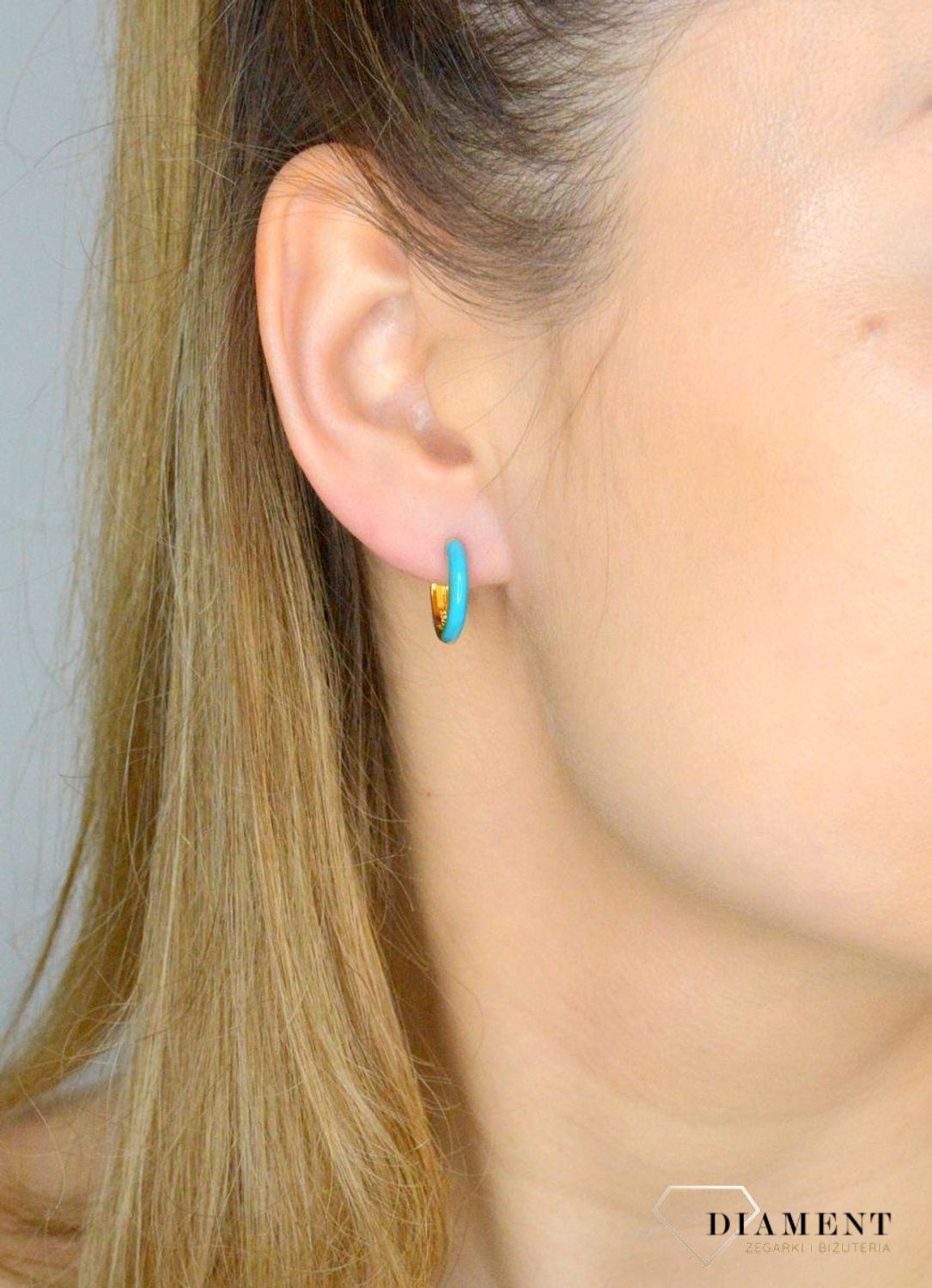 Srebrne kolczyki damskie 925 kółka z niebieską emalią SVLE1937XJ5TG00. Srebrne kolczyki damskie. Srebrne kolczyki pozłacane kółka z emalią. Kolczyki dziecięce. Kolczyki srebrne z emalią na prezent..jpg