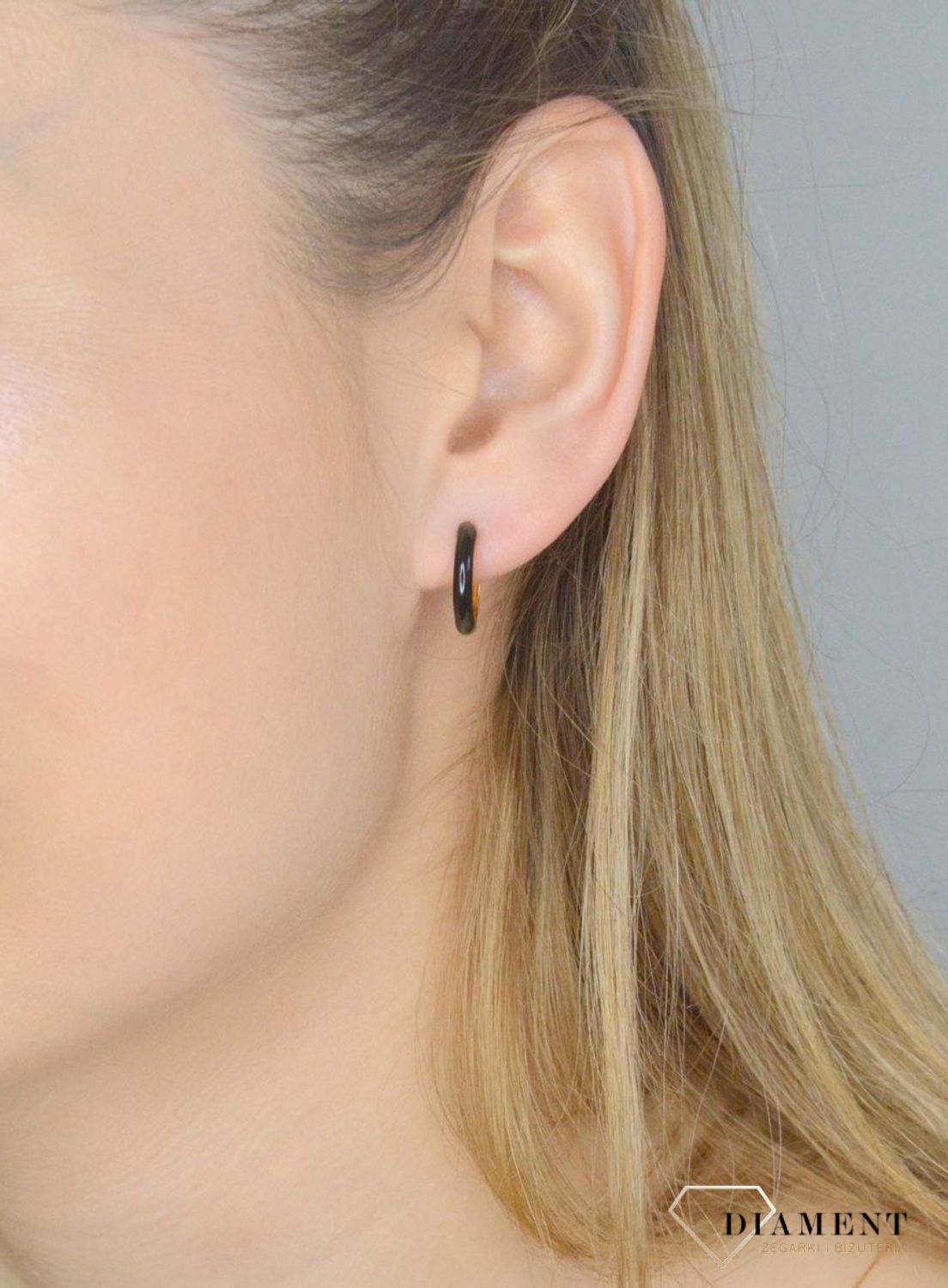 Srebrne kolczyki damskie 925 kółka z czarną emalią SVLE1939XJ5CG00. Srebrne kolczyki damskie. Srebrne kolczyki pozłacane kółka z emalią. Kolczyki dziecięce. Kolczyki srebrne z emalią na prezent..jpg