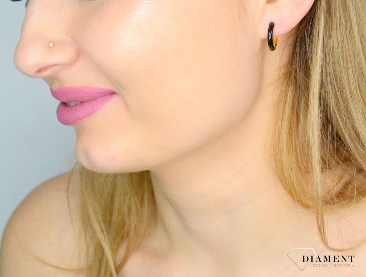 Srebrne kolczyki damskie 925 kółka z czarną emalią SVLE1939XJ5CG00. Srebrne kolczyki damskie. Srebrne kolczyki pozłacane kółka z emalią. Kolczyki dziecięce. Kolczyki srebrne z emalią na prezent..jpg