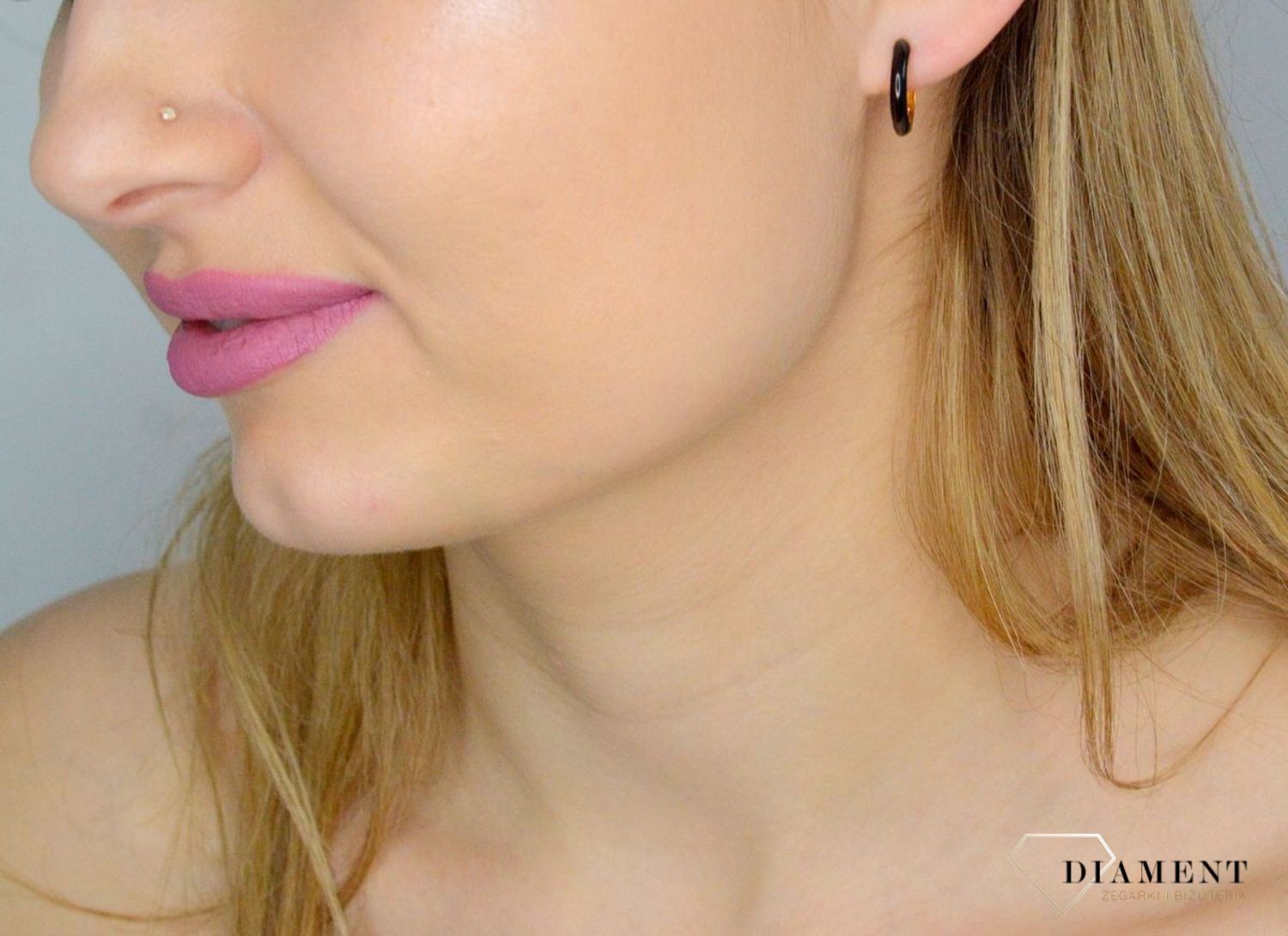 Srebrne kolczyki damskie 925 kółka z czarną emalią SVLE1939XJ5CG00. Srebrne kolczyki damskie. Srebrne kolczyki pozłacane kółka z emalią. Kolczyki dziecięce. Kolczyki srebrne z emalią na prezent..jpg