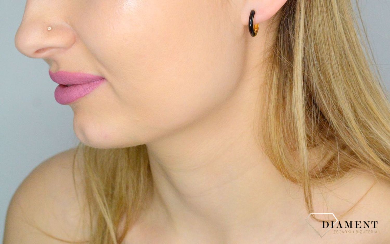 Srebrne kolczyki damskie 925 kółka z czarną emalią SVLE1939XJ5CG00. Srebrne kolczyki damskie. Srebrne kolczyki pozłacane kółka z emalią. Kolczyki dziecięce. Kolczyki srebrne z emalią na prezent..jpg