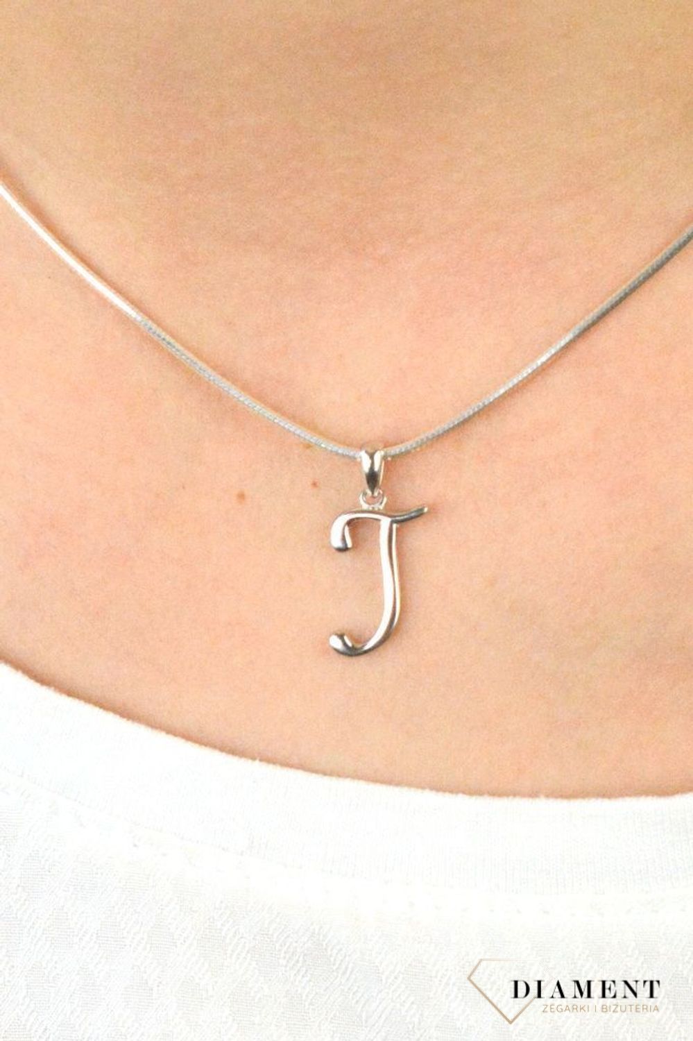 Srebrna zawieszka 925 Literka J SVLP0364XH2000J.jpg