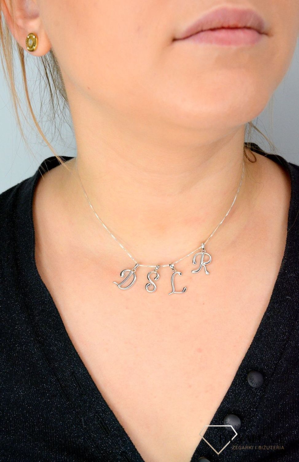 Srebrna zawieszka Literka R SVLP0364XH2000R.Jedyna w swoim rodzaju srebrna zawieszka w kształcie literki R.jpg