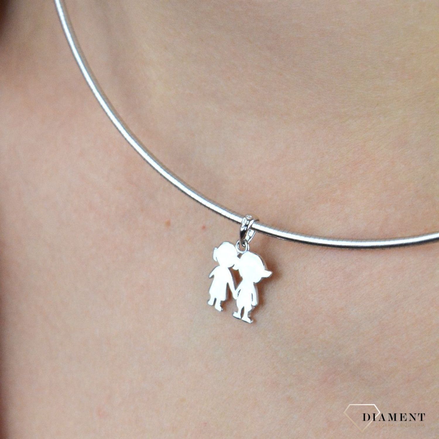 Srebrna zawieszka 925 gładka chłopiec dziewczynka SVLP0561XH20000. Srebrna zawieszka do łańcuszka. Srebrna zawieszka rodzeństwo. Srebrna zawieszka idealna na prezent dla mamy..jpg