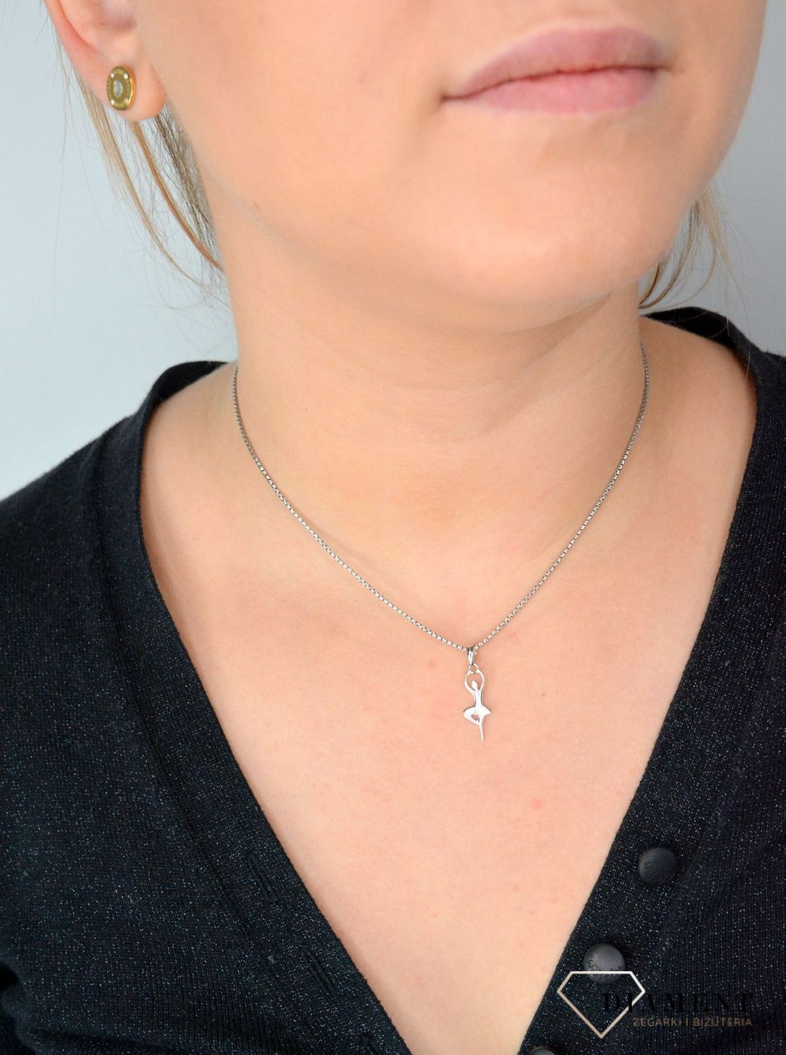 Srebrna zawieszka baletnica SVLP0564XH20000. Srebrna zawieszka o pięknym kształcie inspirowany postaciami z bajki..jpg