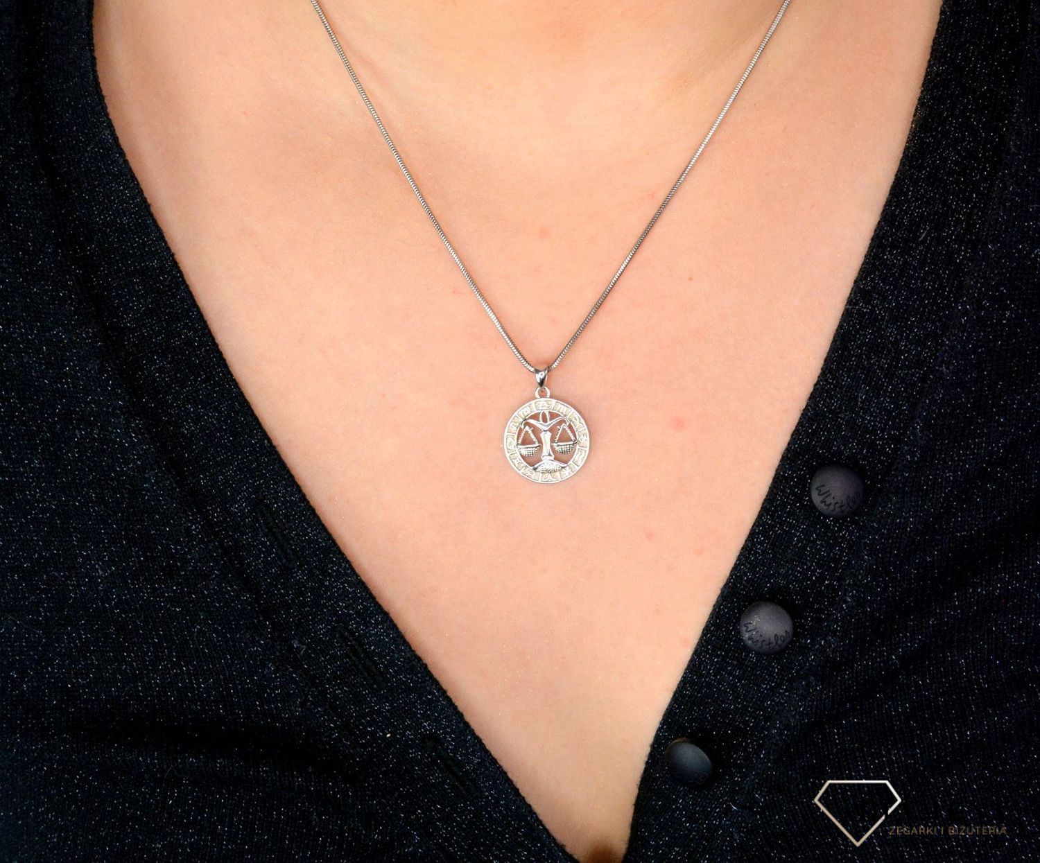 Srebrna zawieszka znak zodiaku Waga SVLP0713XH200VA. Srebrna zawieszka z symbolem znaku zodiaku - WAGA.jpg