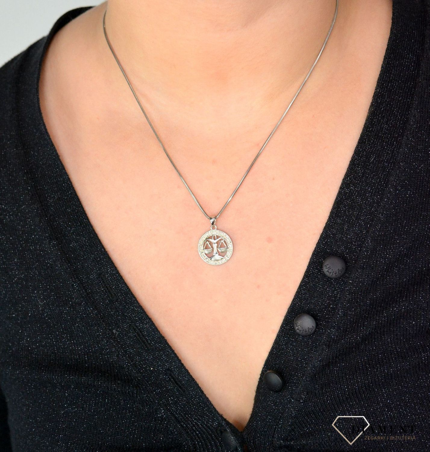 Srebrna zawieszka znak zodiaku Waga SVLP0713XH200VA. Srebrna zawieszka z symbolem znaku zodiaku - WAGA.jpg