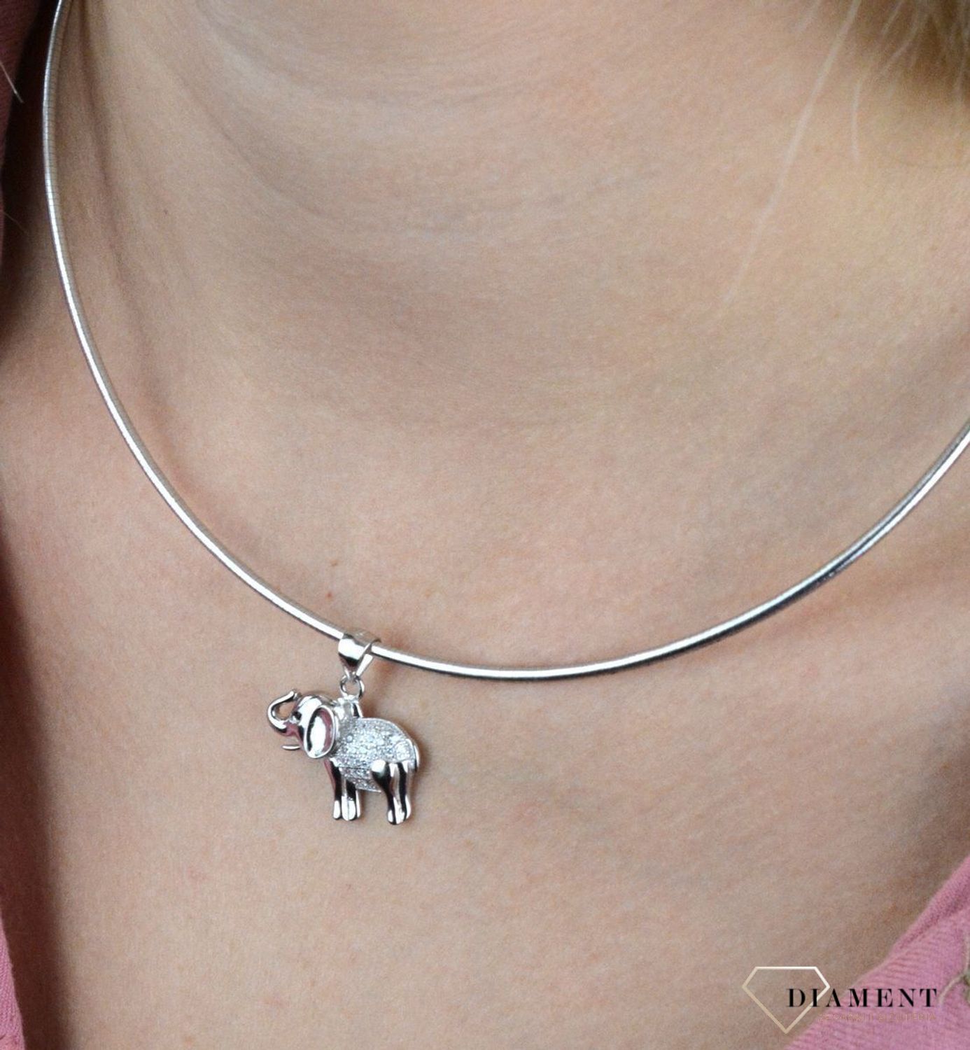 Srebrna zawieszka słonik z cyrkoniami SVLP0876XF3B100.Zawieszka srebrna. Srebrna zawieszka słonik. Wisiorek do łańcuszka, bransoletki. Wisiorek srebrny słonik. Wisiorek idealny na prezent. Słonik na szczęście..jpg